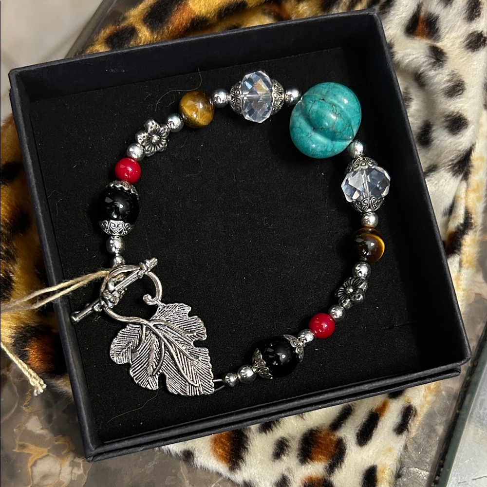 Silver grape Leaf Charm Beaded Bracelet